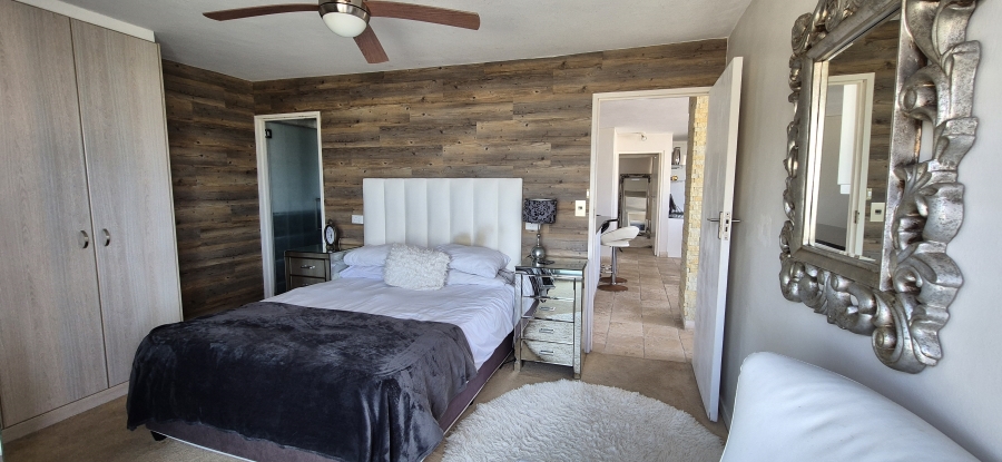 2 Bedroom Property for Sale in Waves Edge Western Cape